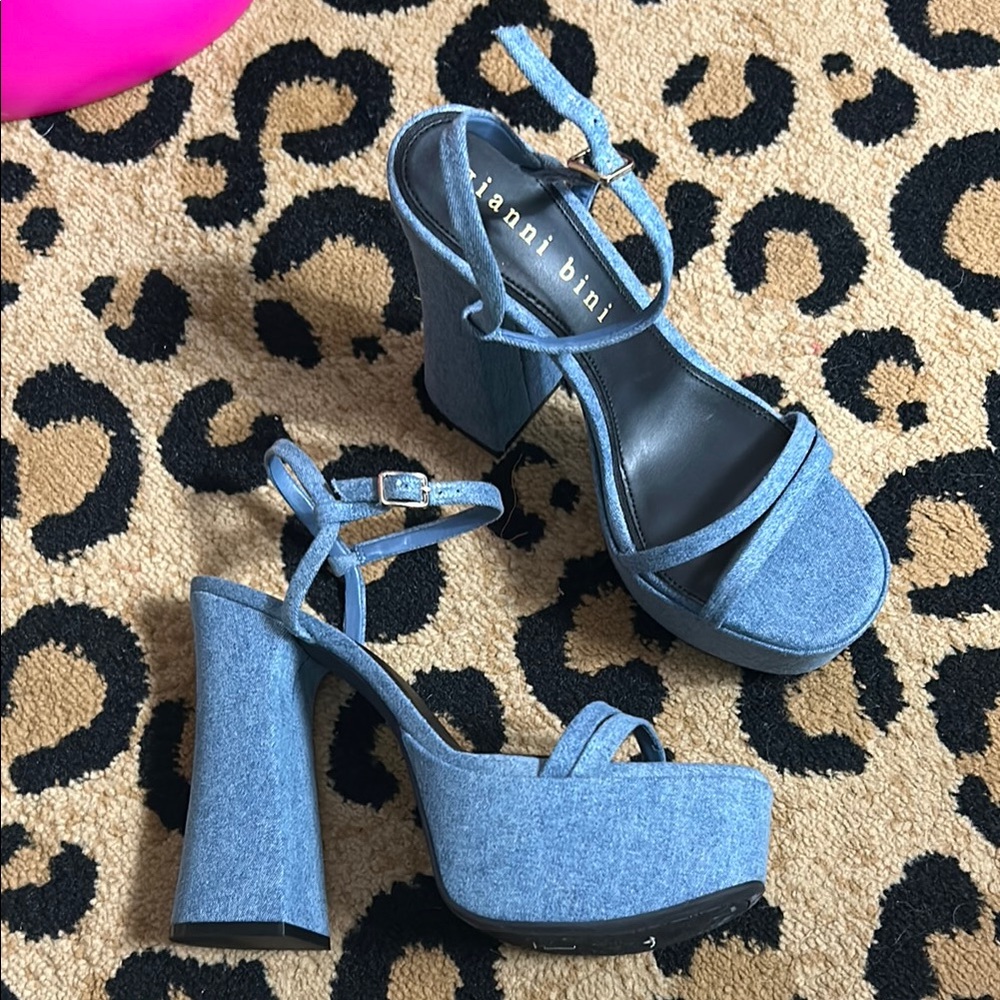 💥SOLD💥Gianni Bini Blue Platform Shoes Size 10